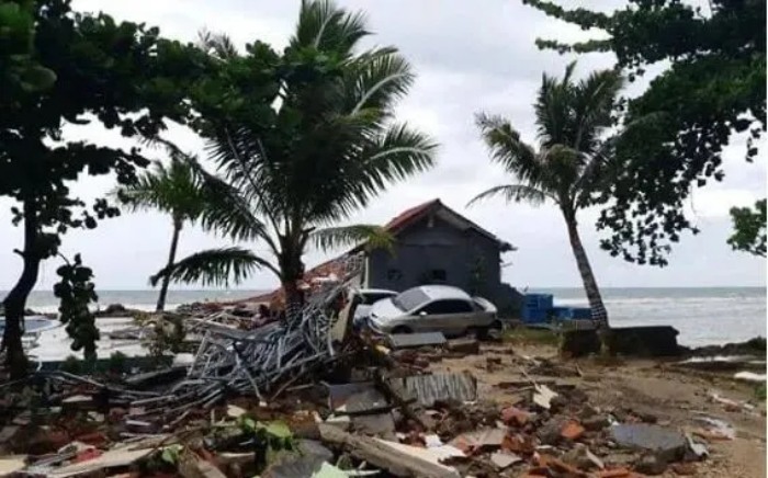 2024年印度洋海啸印度尼西亚海岸灾后废墟.jpg