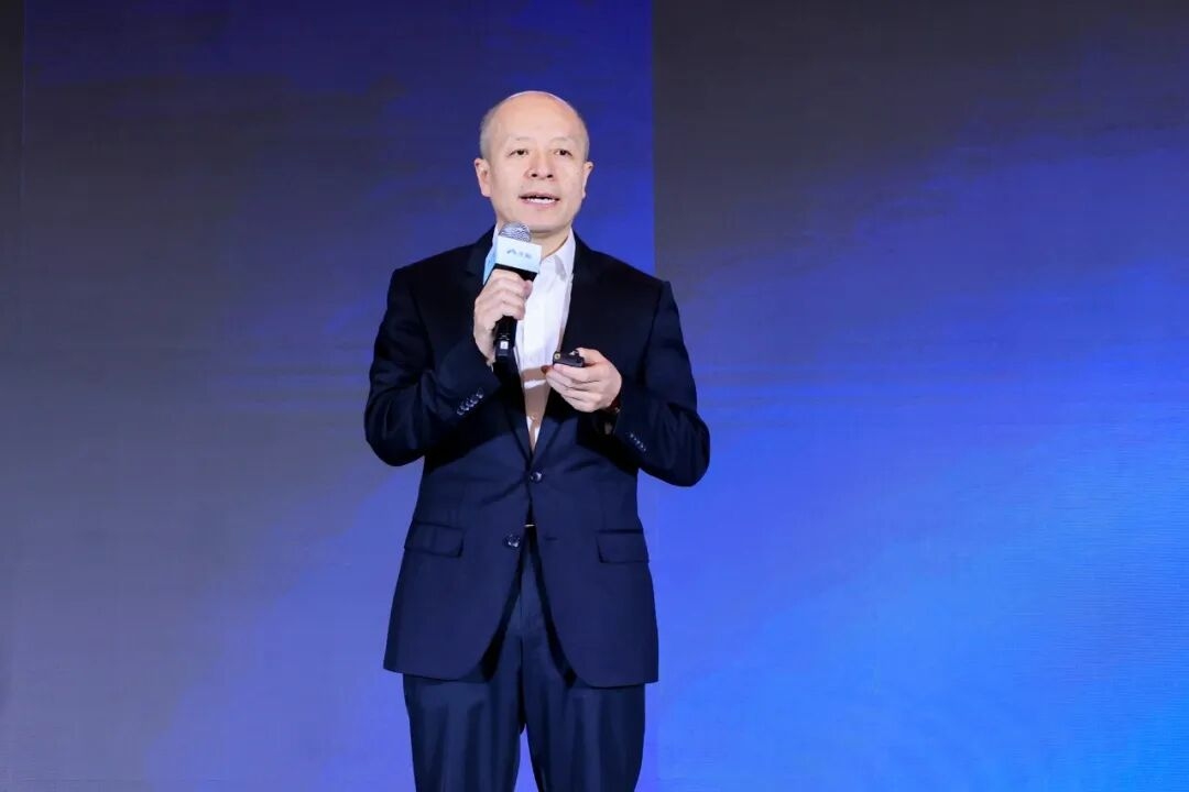 浪潮信息渠道推进部总经理毛柏林演讲图.jpg