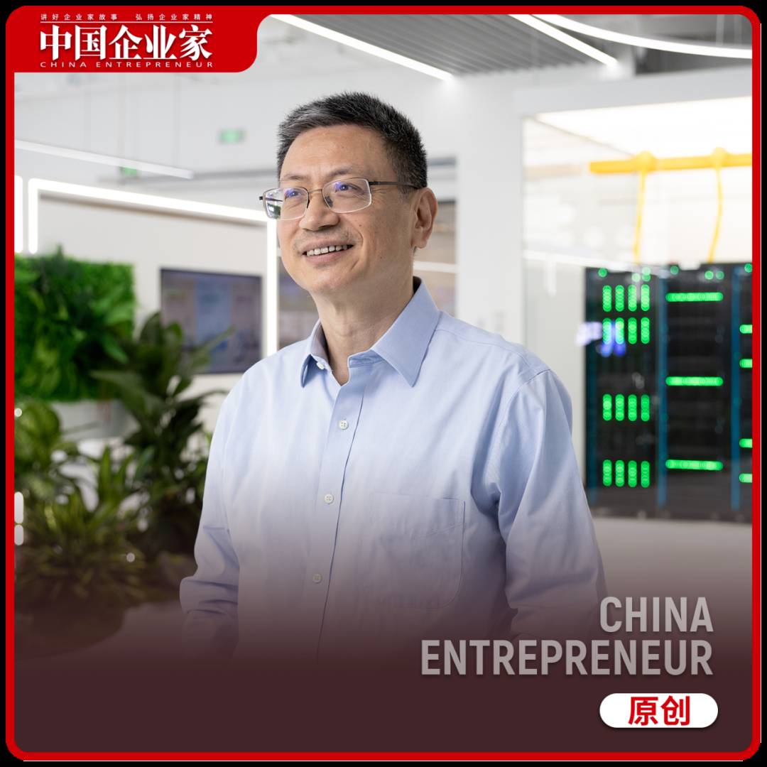 彭震展厅受访照.jpg